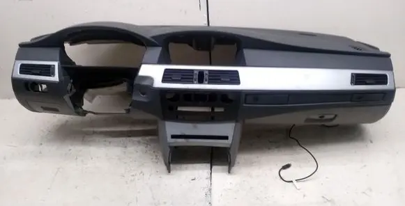 BMW 5 E60 E61 Dashboard 7130977