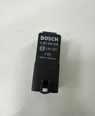Audi A3 S3 8P Glow plug pre-heat relay 0281003038
