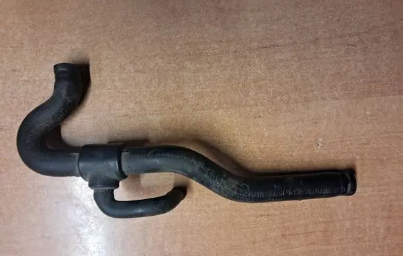 Mercedes-Benz E W124 Engine coolant pipe/hose 1248329694