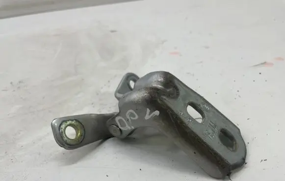 Opel Astra K Front door upper hinge