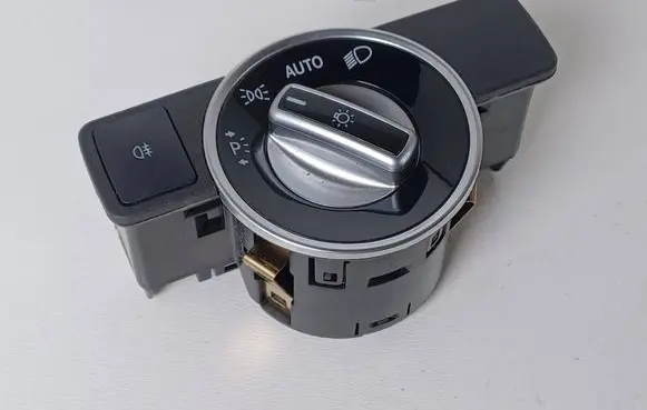 Mercedes-Benz E C207 W207 Light switch A2129050551
