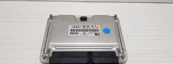 Audi A6 S6 C5 4B Engine control unit/module 8E0907401P 0281011136 1039S01752