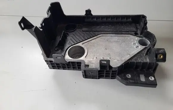 Renault Clio V Battery tray P1011233