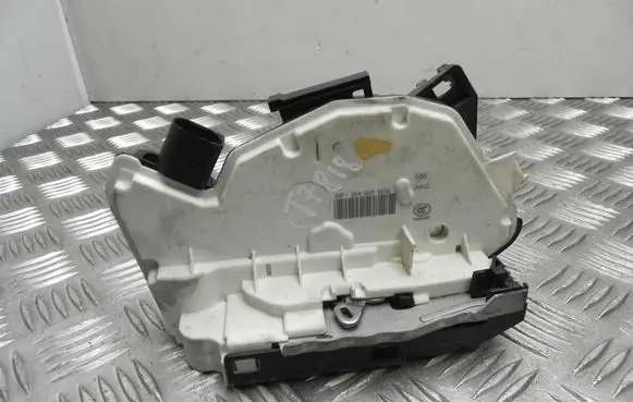 Skoda Fabia Mk2 (5J) Loading door lock 1S4839016B T7818