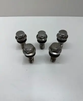 Nuts/bolts