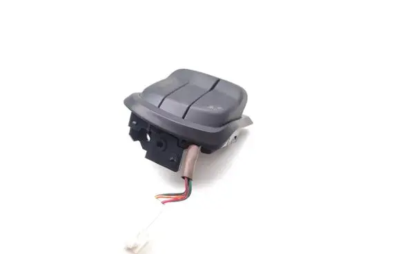 Suzuki SX4 S-Cross Steering wheel buttons/switches 75E890