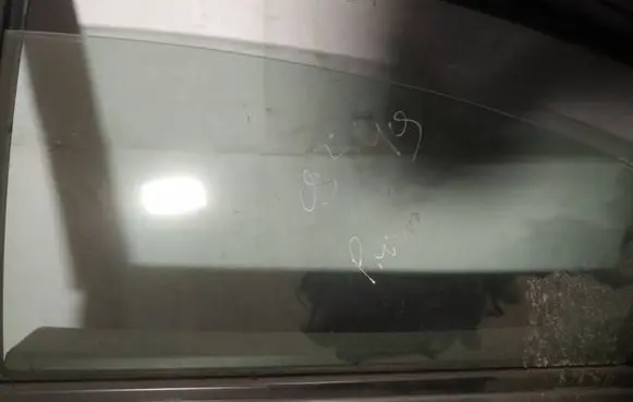 Nissan Primera Rear door window glass AS2
