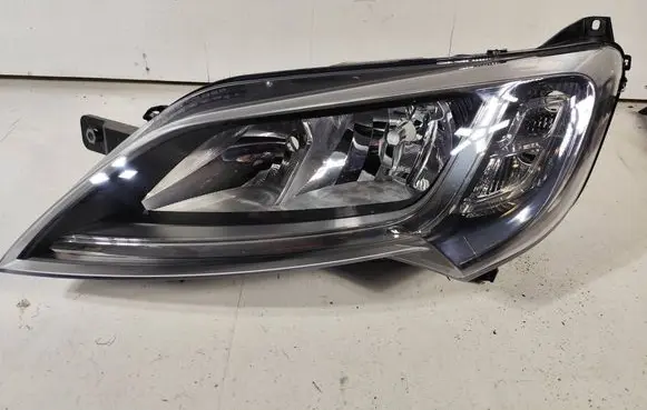 Opel Movano C Headlight/headlamp 1441731580