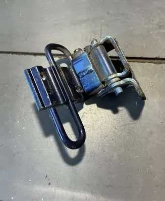 Volkswagen PASSAT B5.5 Rear door lower hinge 3B4833412D