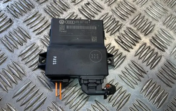 Audi Q7 4L Gateway control module 4F0907468P 4F0907468F