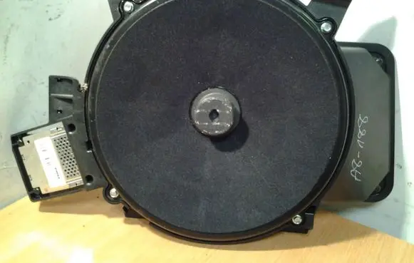 Audi A8 S8 D3 4E Subwoofer speaker 4E0035412D 280382002