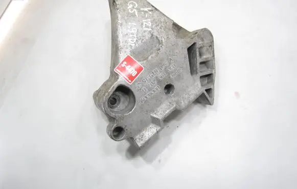 Volkswagen Golf V Engine mounting bracket 03G199207G V560KTS152