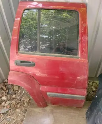 Jeep Cherokee Rear door