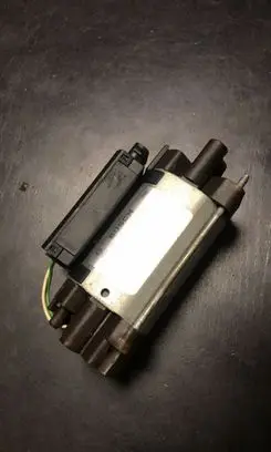 BMW 7 E38 Seat adjustment motor 8352193