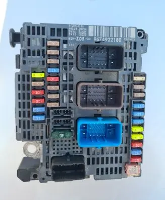 Peugeot 508 Fuse module 9674922180 BSMZ0500