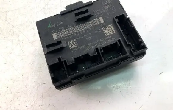 Volkswagen Golf VII Other control units/modules 5Q0959592E