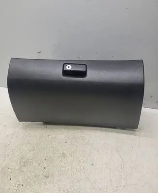Toyota Avensis T250 Glove box