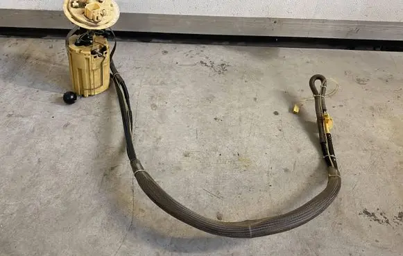 Volvo S60 In-tank fuel pump 30792518