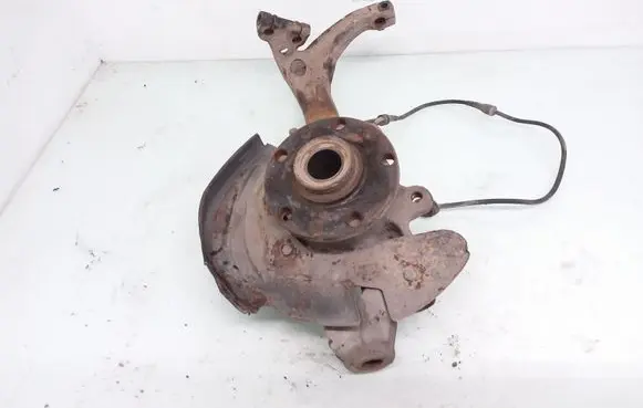 Volkswagen PASSAT B5 Front wheel hub spindle knuckle 8D0407257AM
