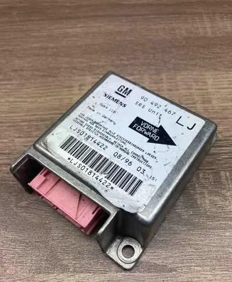 Opel Omega B1 Airbag control unit/module 90492467 5WK4110