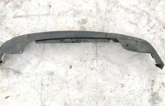 Front bumper lip