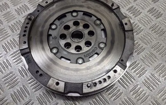 Citroen C5 Dual mass flywheel C1044575