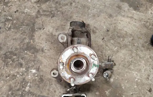 Ford Mondeo MK IV Front wheel hub 