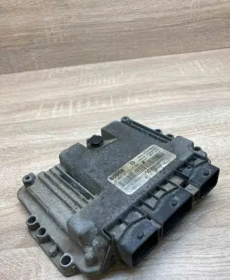 Nissan Primera Engine control unit/module ECU 23710AW360 0281011644 8200305678