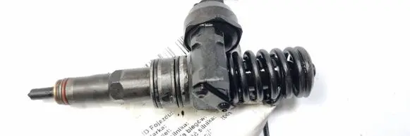 Skoda Fabia Mk1 (6Y) Fuel injector 038130073
