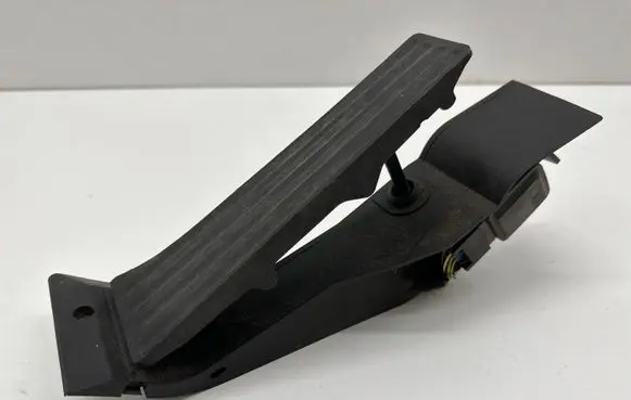 BMW X3 E83 Accelerator throttle pedal 6766931