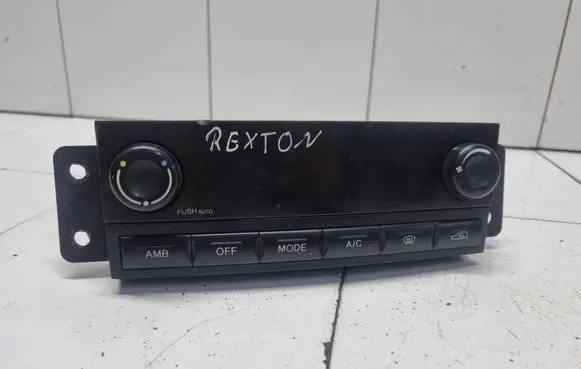 SsangYong Rexton Climate control unit 6870008030 DSB040616236