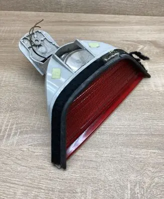 BMW 5 E39 Third/center stoplight 8385659 178655