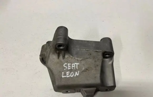 Seat Leon (5F) Gearbox mounting bracket 1K0199117