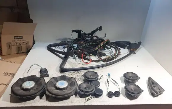 BMW 3 E90 E91 Audio system kit 6977211 6929101 9144202