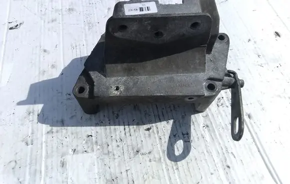 Opel Corsa D Engine mounting bracket 55197848