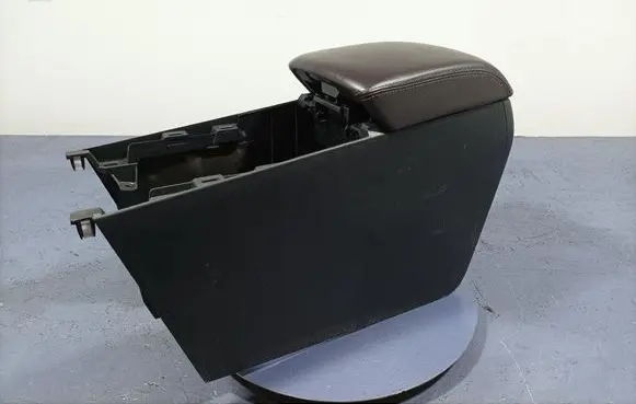 Mazda 3 III Armrest 