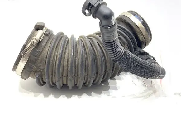 Volkswagen PASSAT B8 Air intake hose/pipe