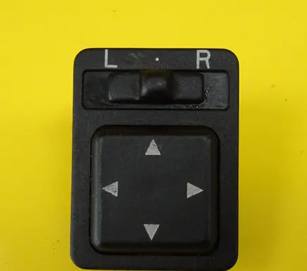 Toyota Avensis T250 Wing mirror switch 8487005020