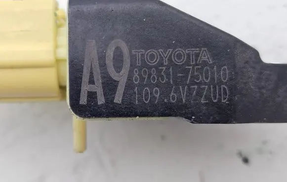 Toyota Prius (XW30) Airbag deployment crash/impact sensor 8983175010