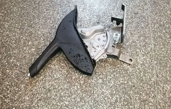 Handbrake/parking brake lever assembly