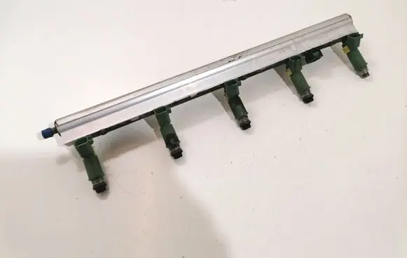 Volvo V70 Fuel injectors set 