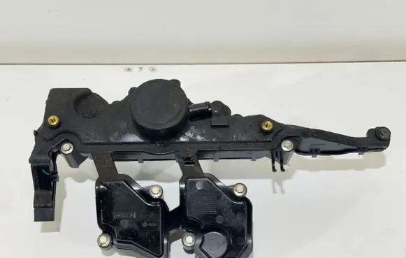 Renault Koleos I Oil breather separator 8200673395
