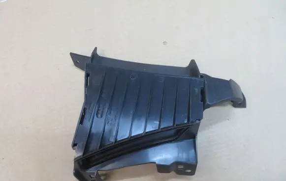 Audi A4 S4 B9 Intercooler air guide/duct channel 8W0121763G