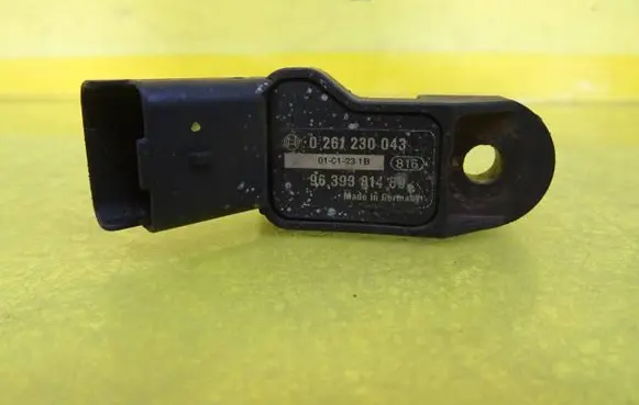 Citroen C4 I Air pressure sensor 0261230043