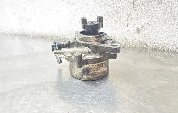 Opel Corsa D Vacuum pump 55221036 13T009 70255300
