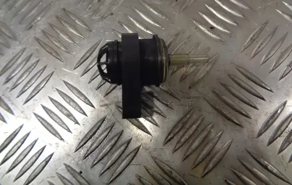 Mercedes-Benz Vito Viano W638 Vacuum valve A0000780956
