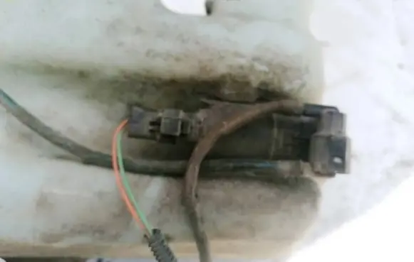 Renault Megane II Windscreen/windshield washer pump