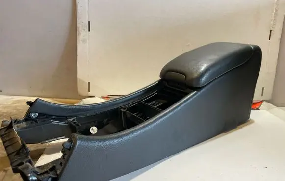 Mercedes-Benz C W203 Armrest A2036830075