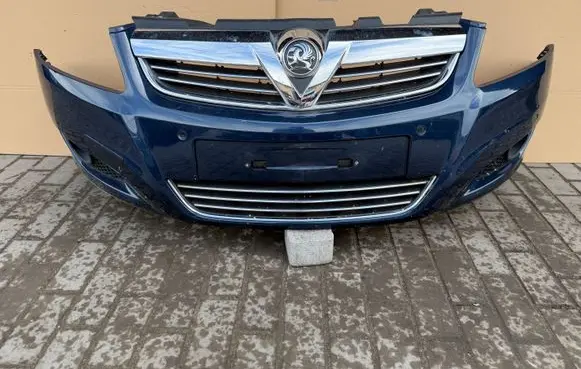 Opel Zafira B Front bumper 13247273