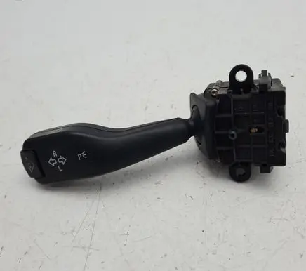 BMW 5 E39 Indicator stalk 8363668 0110401025